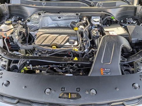 Used 2025 Chevrolet Trax LT w/ LT Convenience Package image 30