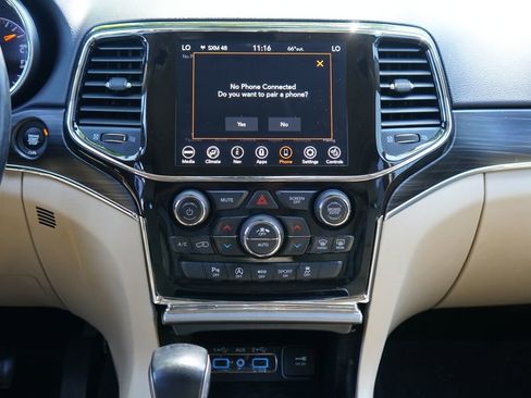 Used 2021 Jeep Grand Cherokee Limited AWD/4WD image 25