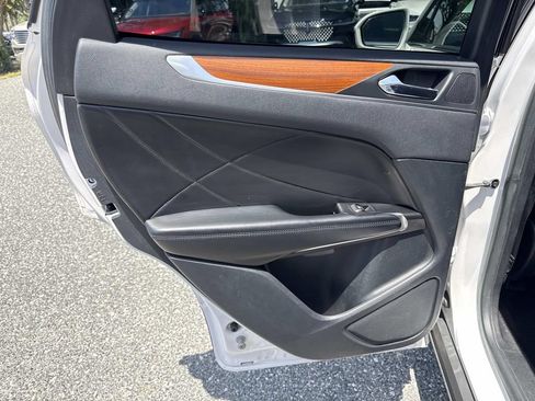 Certified 2019 Lincoln MKC Reserve w/ MKC Technology Package FWD image 13