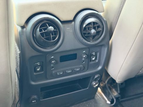 Used 2005 HUMMER H2 w/ Preferred Equipment Group AWD/4WD image 14