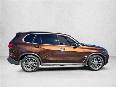 Used 2025 BMW X5 xDrive40i w/ Parking Assistance Package AWD/4WD image 5