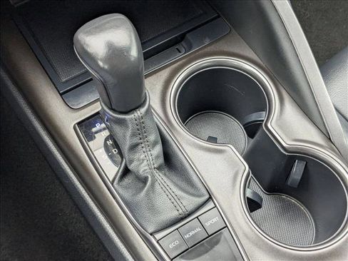 Used 2023 Toyota Camry SE image 14