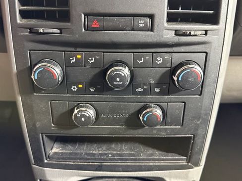 Used 2008 Chrysler Town & Country LX FWD image 27