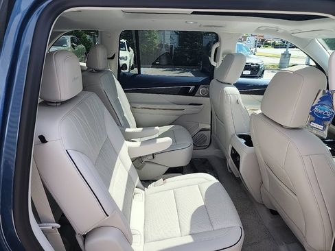 Used 2026 Buick Enclave Avenir w/ Super Cruise Package AWD/4WD image 13