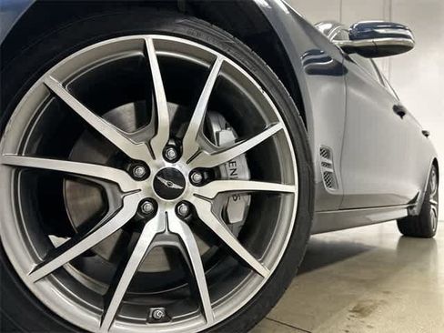 Used 2024 Genesis G70 2.5T image 29