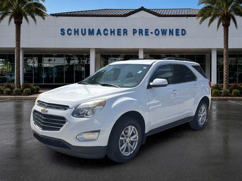 Used 2017 Chevrolet Equinox LT w/ Convenience Package FWD image 3