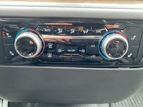 New 2024 GMC Sierra 1500 Elevation image 26