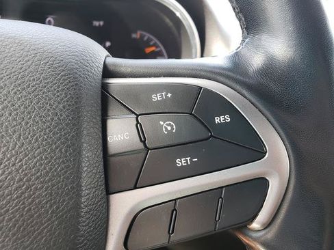 Used 2022 Jeep Grand Cherokee Laredo X AWD/4WD image 23
