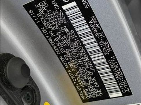 Used 2019 Toyota C-HR Limited FWD image 23
