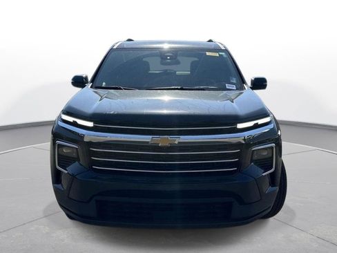 Used 2025 Chevrolet Traverse LT w/ Driver Confidence Package image 5