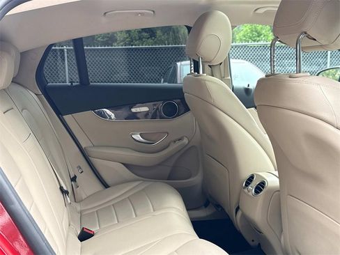 Used 2017 Mercedes-Benz GLC 300 4MATIC Coupe image 11