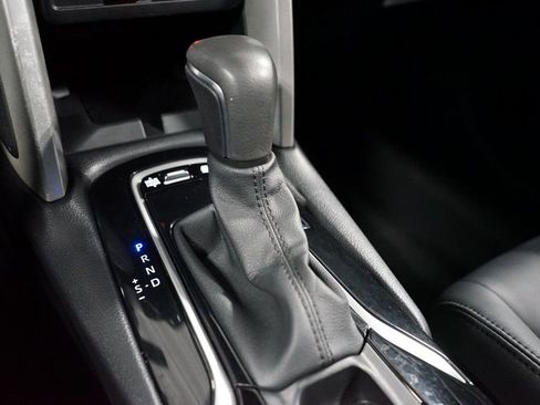 Certified 2024 Toyota Corolla Cross XSE image 23