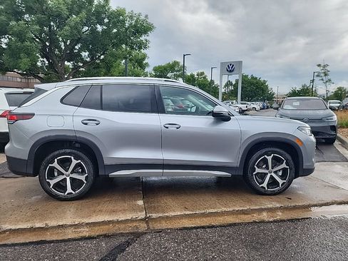 New 2025 Volkswagen Tiguan SE image 6