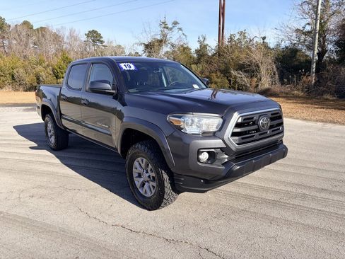 Used 2019 Toyota Tacoma SR5 image 2