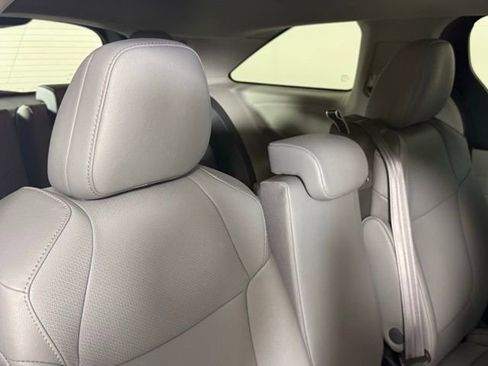 Used 2024 Toyota Sienna XLE FWD image 29