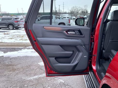 New 2026 GMC Yukon Denali w/ Sun & Power Step Package image 21