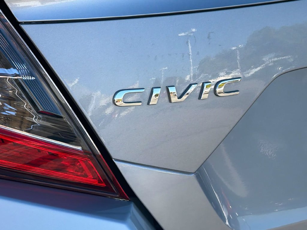 Used 2017 Honda Civic Touring image 6