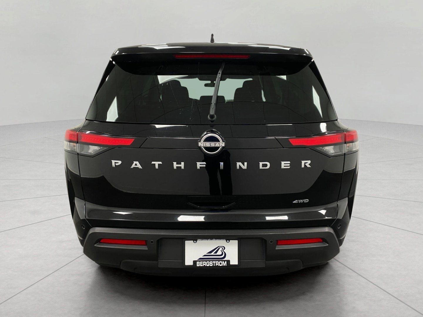 Used 2022 Nissan Pathfinder S AWD/4WD image 5