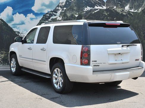 Used 2011 GMC Yukon XL Denali AWD/4WD image 9
