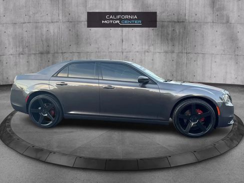 Used 2018 Chrysler 300 S AWD/4WD image 4