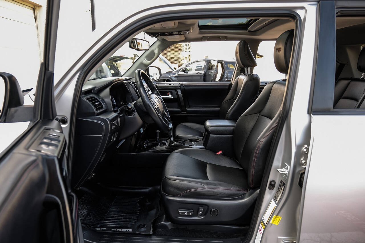 Used 2019 Toyota 4Runner TRD Off-Road Premium AWD/4WD image 4