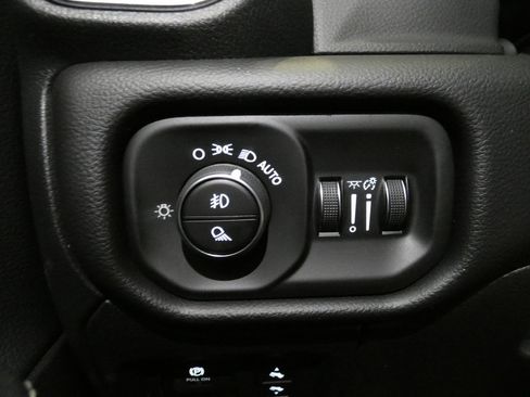 New 2026 RAM 1500 Laramie w/ Chrome Appearance Group AWD/4WD image 19
