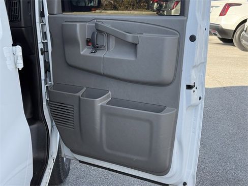 Used 2021 Chevrolet Express 2500 Extended w/ Driver Convenience Package image 32