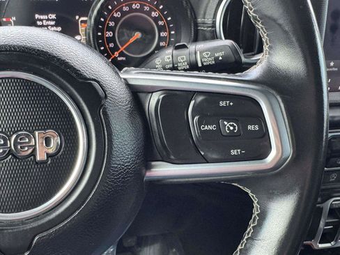 Used 2019 Jeep Wrangler Unlimited Sahara AWD/4WD image 30