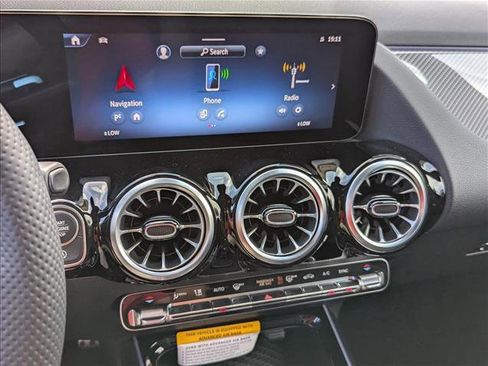 Used 2025 Mercedes-Benz GLA 250 image 11