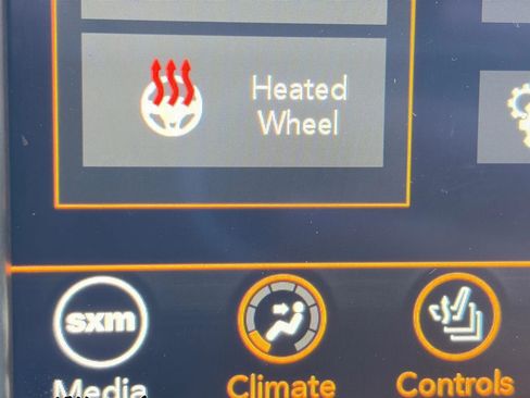 Used 2018 Jeep Grand Cherokee Altitude image 24