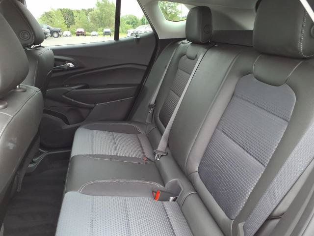 Used 2025 Chevrolet Trax LT w/ Driver Confidence Package FWD image 9