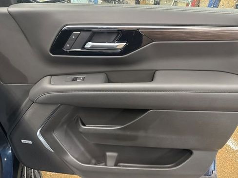 New 2026 Chevrolet Suburban Premier AWD/4WD image 27