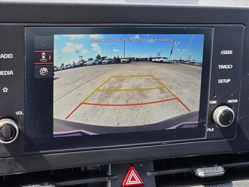 Used 2025 Kia Sportage LX FWD image 12