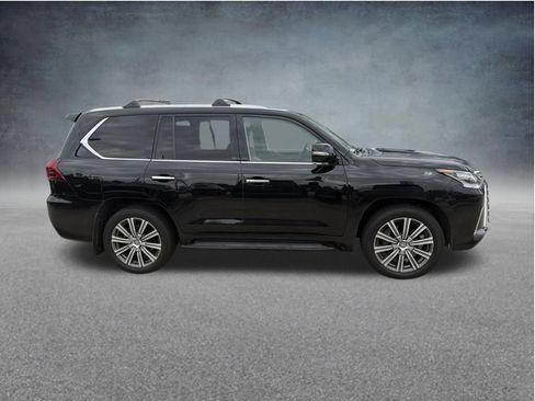 Used 2016 Lexus LX 570 4WD w/ Luxury Package image 3