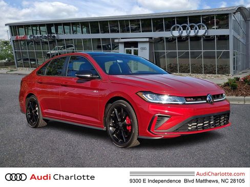Used 2025 Volkswagen Jetta GLI Autobahn FWD image 1