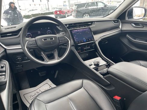 Used 2023 Jeep Grand Cherokee Limited w/ Trailer Tow Prep Group (B) image 25