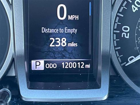 Used 2016 Toyota Tacoma Limited image 32