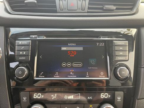 Used 2020 Nissan Rogue SV AWD/4WD image 9