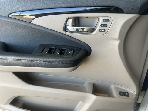 Used 2017 Honda Pilot Touring image 20
