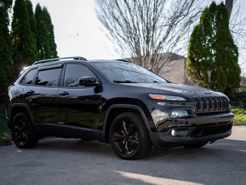 Used 2015 Jeep Cherokee Latitude FWD image 3