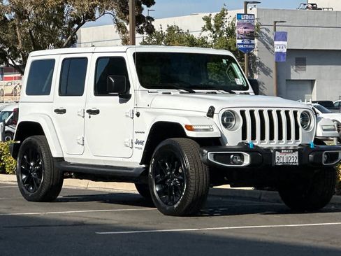 Used 2022 Jeep Wrangler Unlimited Sahara AWD/4WD image 10