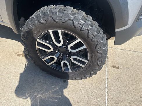 Certified 2023 Chevrolet Colorado Trail Boss w/ Safety Package image 3