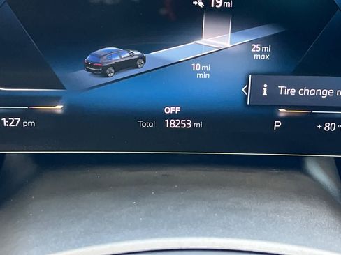 Used 2025 BMW iX xDrive50 w/ Premium Package AWD/4WD image 27