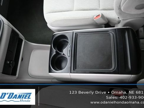 Used 2017 Toyota Sienna LE FWD image 33