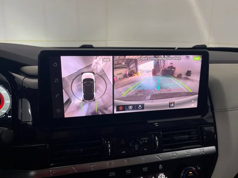 Used 2026 Nissan Pathfinder SL AWD/4WD image 70