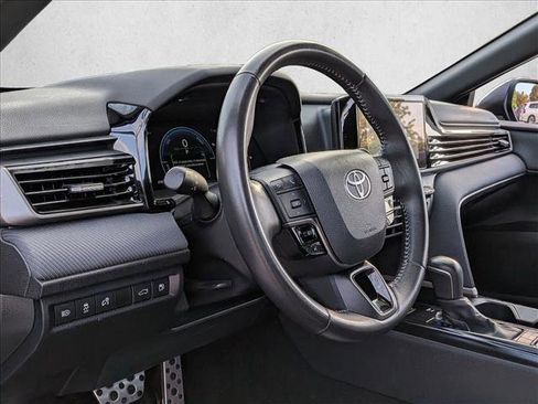 Certified 2025 Toyota Camry SE FWD image 5
