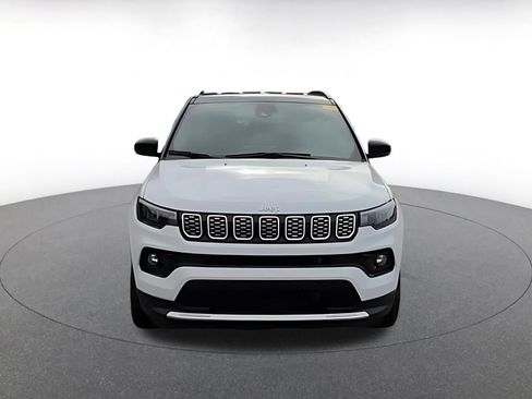 Used 2025 Jeep Compass Limited AWD/4WD image 4