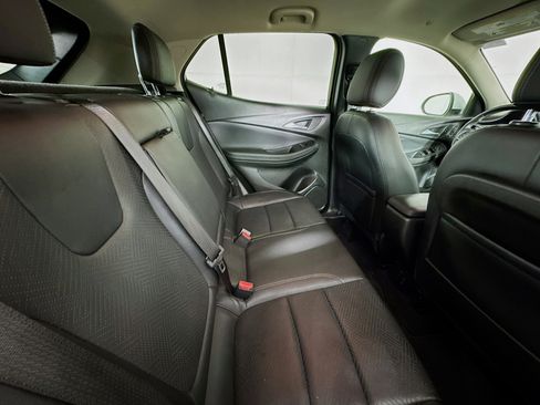 Used 2022 Buick Encore GX Essence FWD image 44