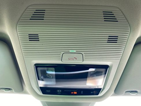 Used 2024 Volkswagen Atlas SE FWD image 24