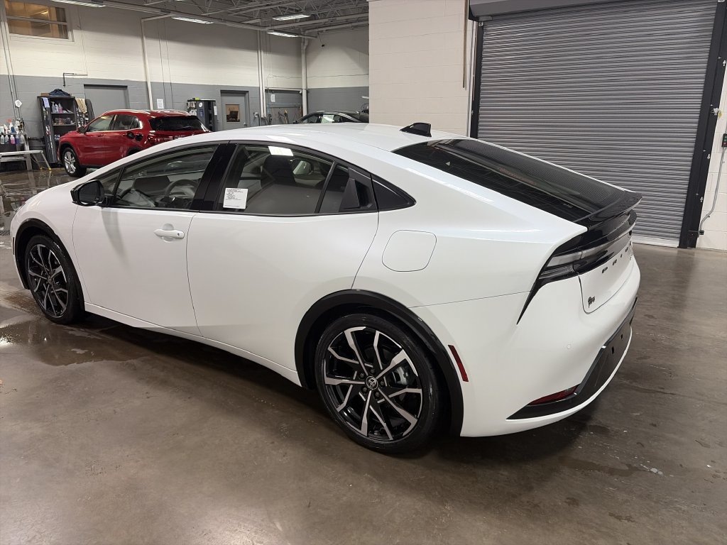 New 2026 Toyota Prius Plug-In Hybrid FWD image 5